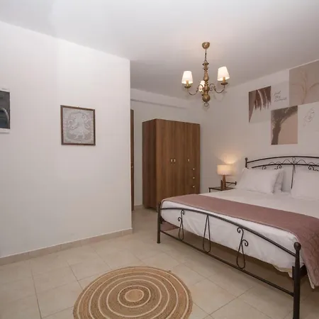 Tatil Evi Pamelas House With Jacuzzi Kíssamos